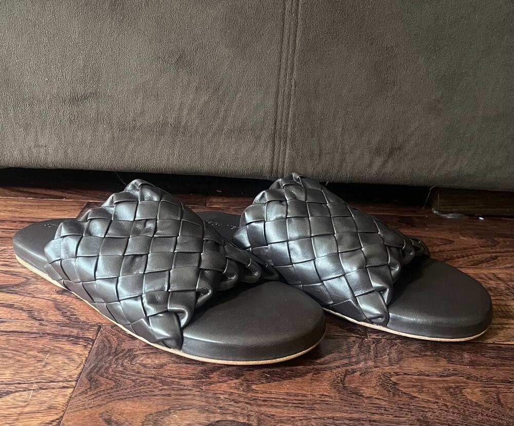 $1,195 NIB Bottega Brown Veneta Weave Cassette Leather Sandals Size 40(7)